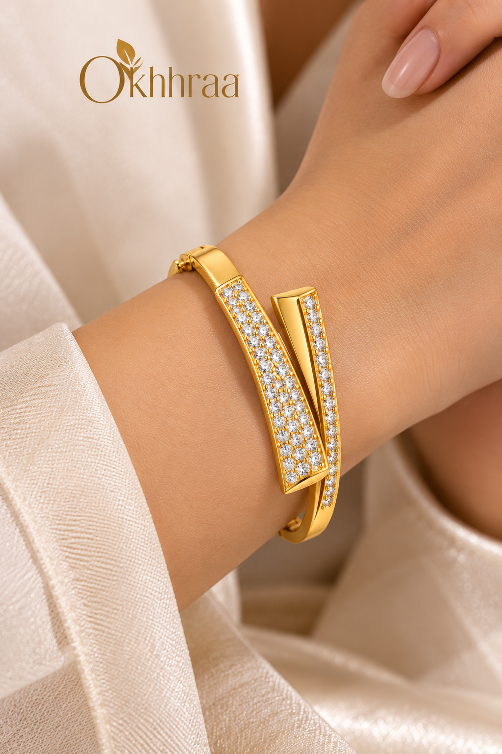 okhhraa Gold Bracelet with Crystal Embellishments